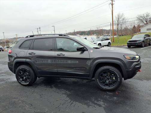 2022 Jeep Cherokee Trailhawk