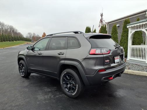 2022 Jeep Cherokee Trailhawk