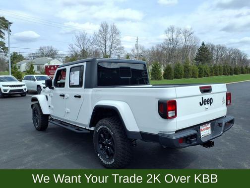 Bright White Clearcoat 2022 Jeep Gladiator Willys 4x4