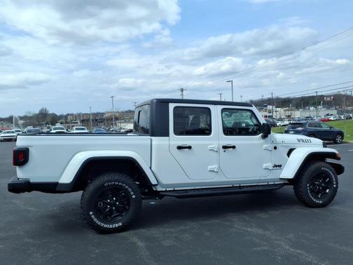 Bright White Clearcoat 2022 Jeep Gladiator Willys 4x4