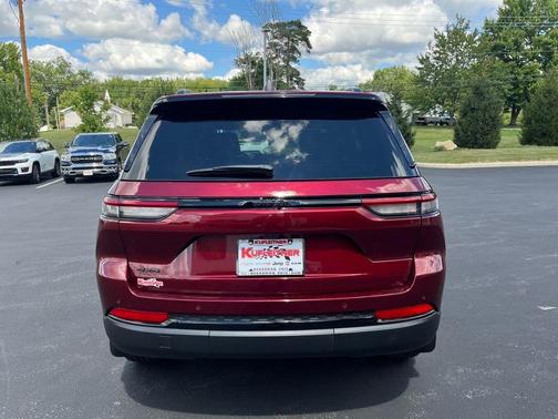 2025 Jeep Grand Cherokee Altitude