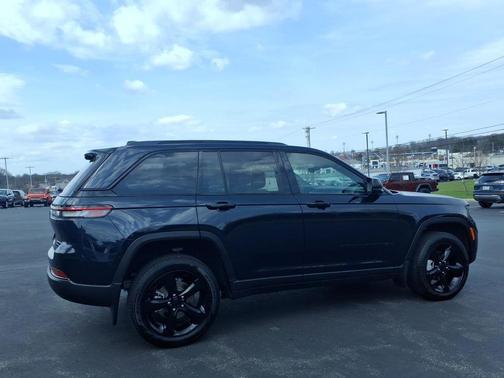 Midnight Sky 2024 Jeep Grand Cherokee Limited