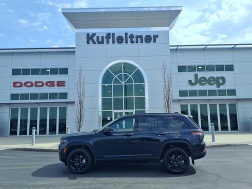 Midnight Sky 2024 Jeep Grand Cherokee Limited