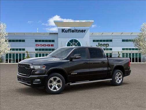 Diamond Black Crystal Pearlcoat 2026 RAM 1500 Big Horn/Lone Star
