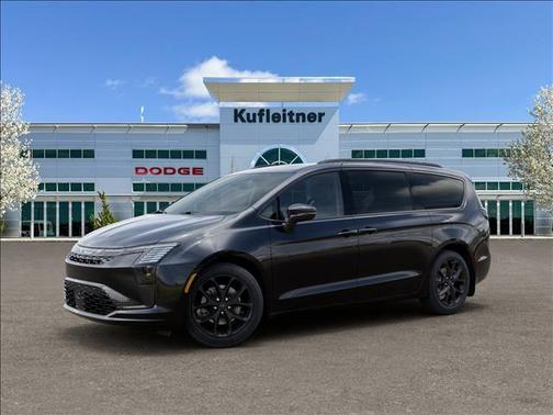 Diamond Black Crystal Pearlcoat 2027 Chrysler Pacifica Limited