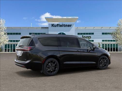 Pxj 2027 Chrysler Pacifica Limited