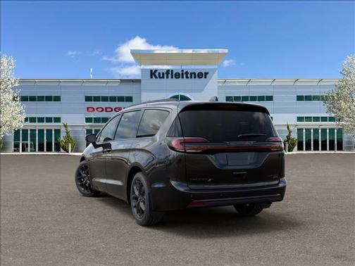 Pxj 2027 Chrysler Pacifica Limited