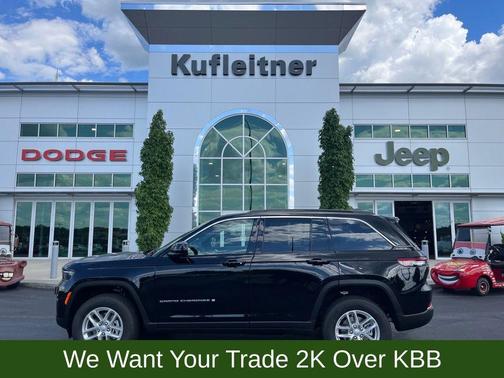 2025 Jeep Grand Cherokee Laredo