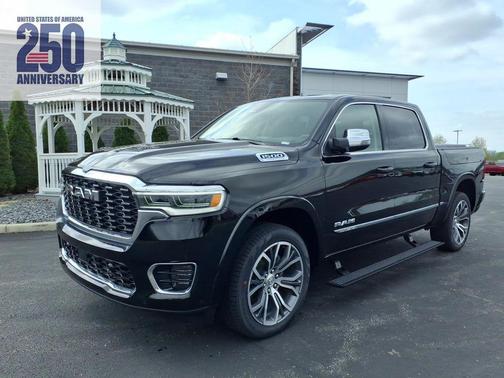 Diamond Black Crystal Pearlcoat 2026 RAM 1500 ST