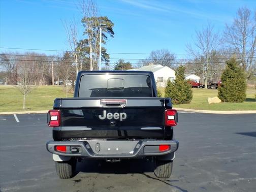 Black Clearcoat 2026 Jeep Gladiator Sport S
