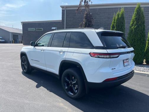 2025 Jeep Grand Cherokee Altitude