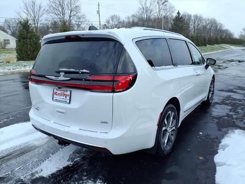 2026 Chrysler Pacifica L