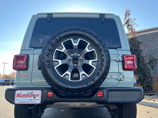 2024 Jeep Wrangler 4-Door Sahara 4x4