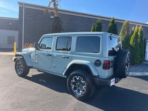 2024 Jeep Wrangler 4-Door Sahara 4x4