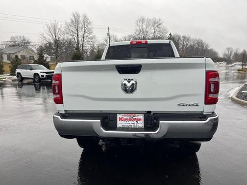 2024 RAM 2500 Tradesman Crew Cab 4x4 6'4' Box