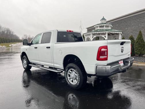 2024 RAM 2500 Tradesman Crew Cab 4x4 6'4' Box