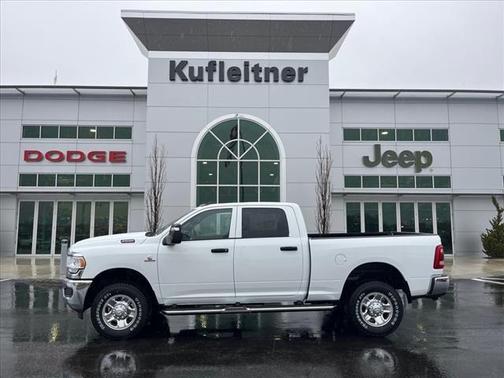 2024 RAM 2500 Tradesman Crew Cab 4x4 6'4' Box