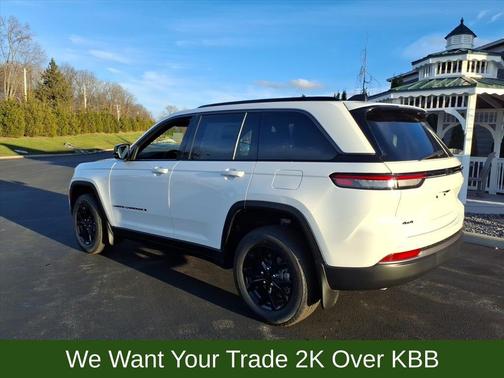 2026 Jeep Grand Cherokee Altitude