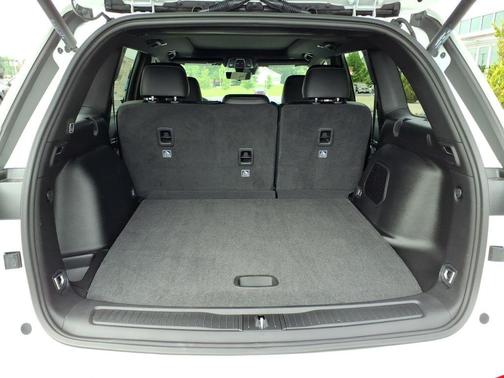Bright White Clearcoat 2026 Jeep Grand Cherokee Limited