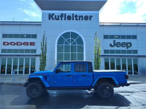 Hydro Blue Pearlcoat 2023 Jeep Gladiator Mojave 4x4