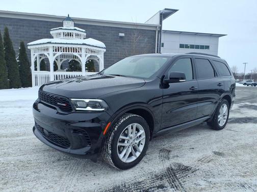 DB Black Crystal Clearcoat 2026 Dodge Durango GT Plus