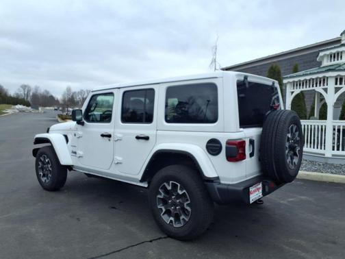 Bright White Clearcoat 2024 Jeep Wrangler 4-Door Sahara 4x4