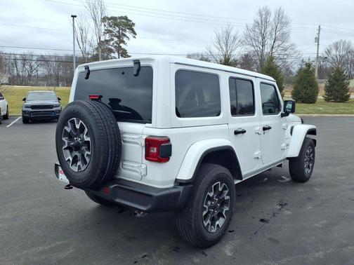 Bright White Clearcoat 2024 Jeep Wrangler 4-Door Sahara 4x4