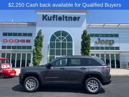 2025 Jeep Grand Cherokee Laredo