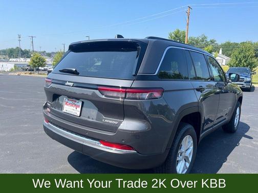 2025 Jeep Grand Cherokee Laredo