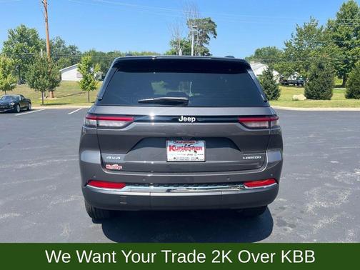 2025 Jeep Grand Cherokee Laredo