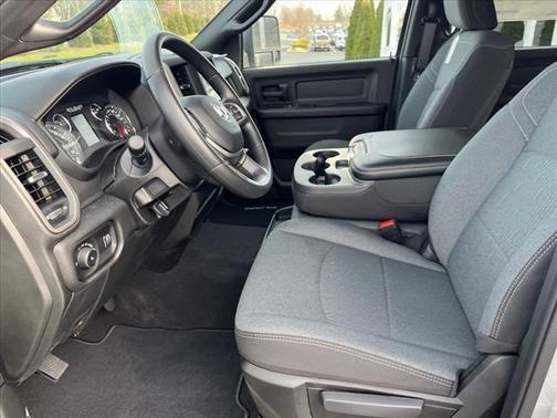 2024 RAM 2500 Tradesman Crew Cab 4x4 6'4' Box