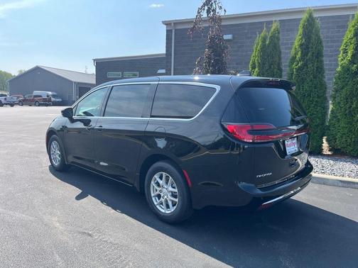 2025 Chrysler Pacifica L