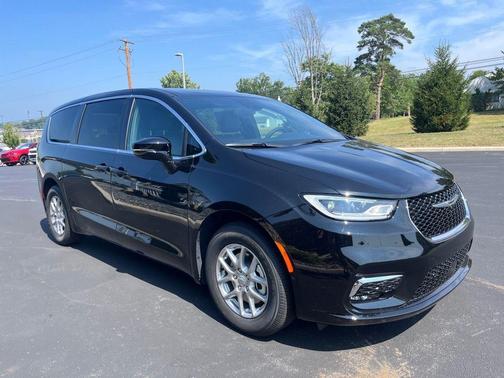 2025 Chrysler Pacifica L