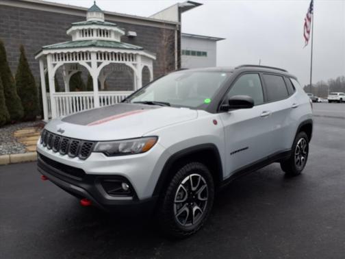 Silver Zynith Metallic Clearcoat 2024 Jeep Compass Trailhawk