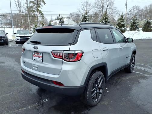 Silver Zynith Metallic Clearcoat 2026 Jeep Compass Limited