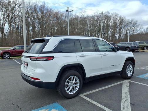 Bright White Clearcoat 2025 Jeep Grand Cherokee Laredo