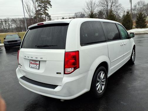 Bright White Clearcoat 2016 Dodge Grand Caravan AVP/SE