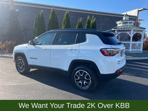 2024 Jeep Compass Trailhawk