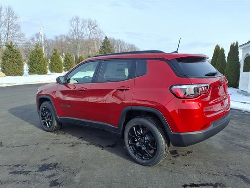 Red Hot Pearlcoat 2026 Jeep Compass Latitude