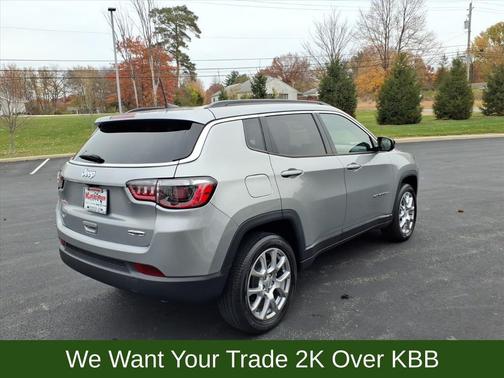 2022 Jeep Compass Latitude Lux