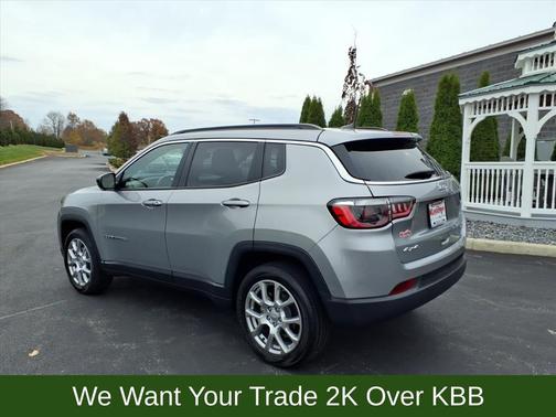 2022 Jeep Compass Latitude Lux