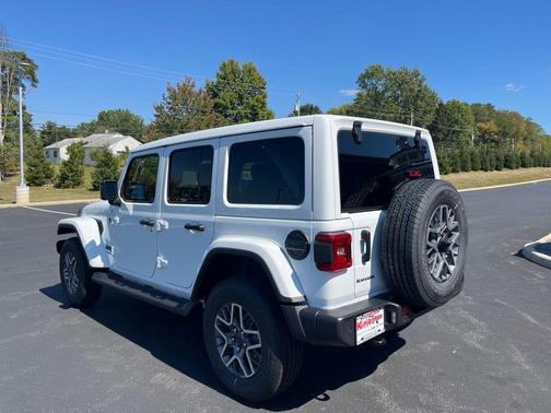 2025 Jeep Wrangler 4-Door Sahara 4x4