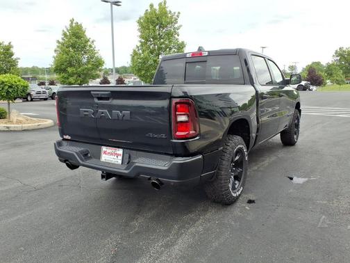 Diamond Black Crystal Pearlcoat 2026 RAM 1500 Warlock Crew Cab 4x4 5'7' Box