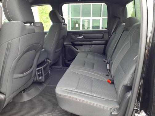 Diamond Black Crystal Pearlcoat 2026 RAM 1500 Warlock Crew Cab 4x4 5'7' Box