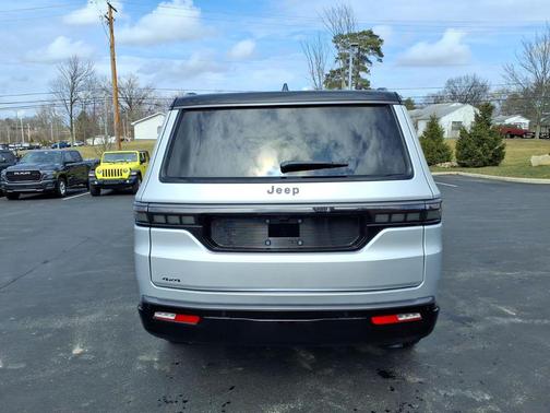 Silver Zynith 2026 Jeep Grand Wagoneer Summit Obsidian 4x4