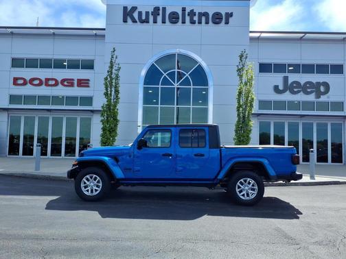 Hydro Blue Pearlcoat 2023 Jeep Gladiator Sport S