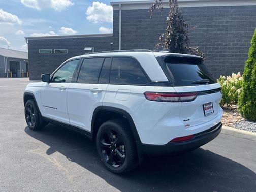 2025 Jeep Grand Cherokee Altitude