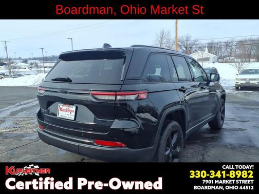 Diamond Black Crystal Pearlcoat 2024 Jeep Grand Cherokee Altitude