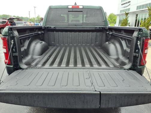Serrano Green Metallic 2026 RAM 1500 Big Horn/Lone Star