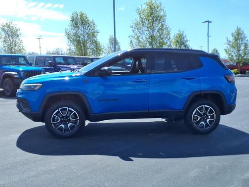 Hydro Blue Pearlcoat 2025 Jeep Compass Trailhawk
